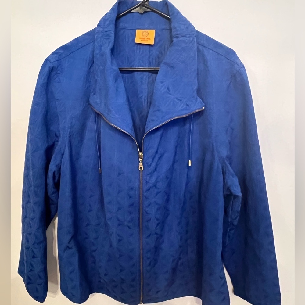 RUBY ROAD ROYAL BLUE BLAZER WITH RAISED DESIGN OF SAME FABRIC. SIZE 1X